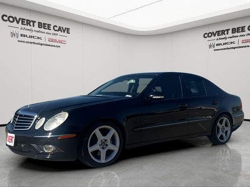 Used 2009 Mercedes-Benz E 350 Sedan image 3