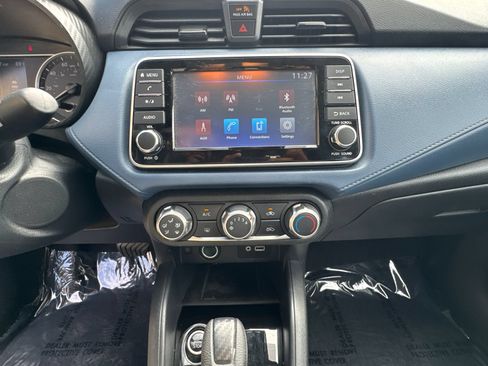Used 2025 Nissan Versa SV FWD image 27