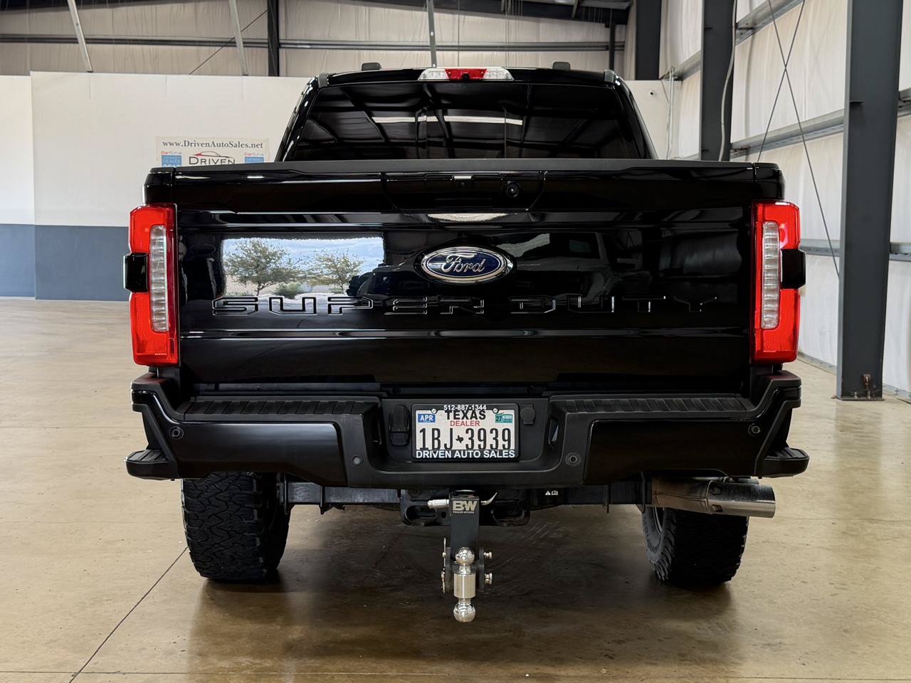 Used 2023 Ford F350 Lariat w/ Lariat Ultimate Package AWD/4WD image 6