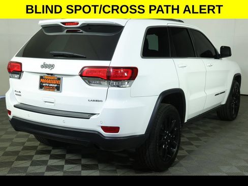 Used 2021 Jeep Grand Cherokee Laredo AWD/4WD image 7