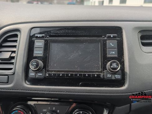 Used 2018 Honda HR-V LX image 19