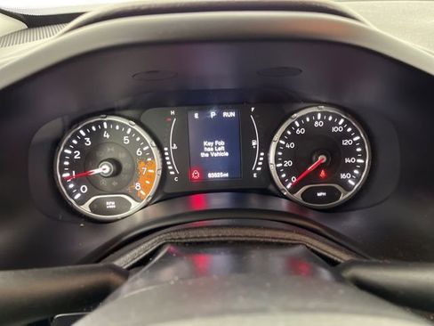 Used 2016 Jeep Renegade Latitude image 23