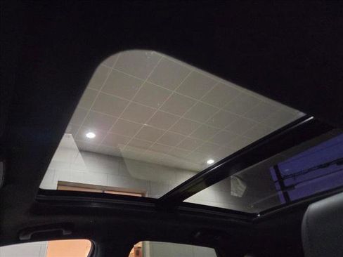 Used 2023 Cadillac XT5 Premium Luxury image 18