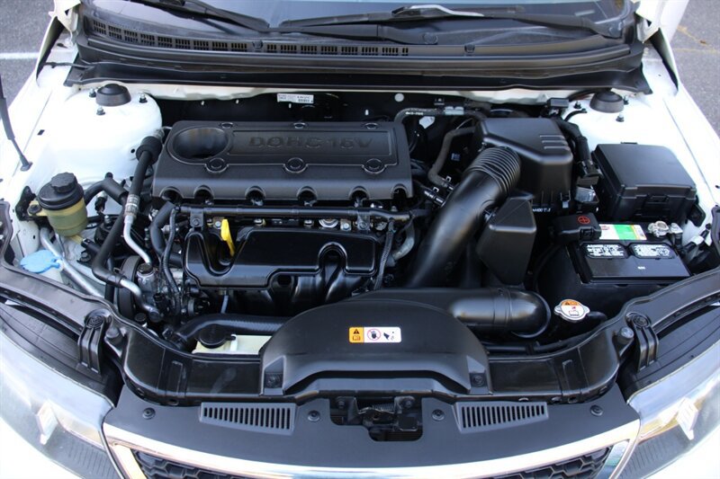 Used 2013 Kia Forte EX w/ Premium Pkg FWD image 17