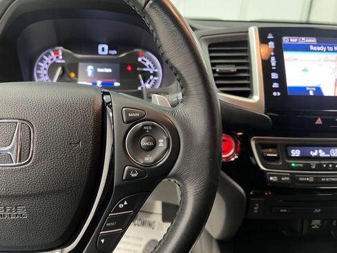 Used 2017 Honda Pilot Touring image 30