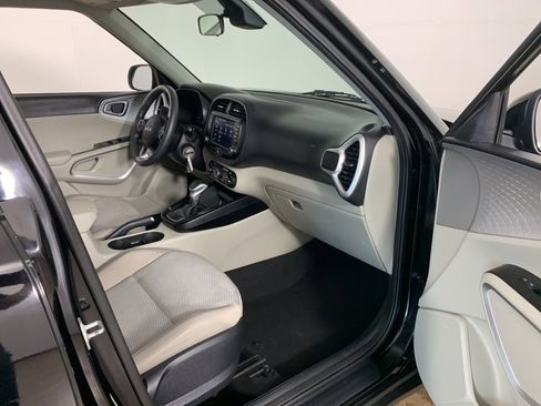 Used 2022 Kia Soul LX w/ Technology Package image 33