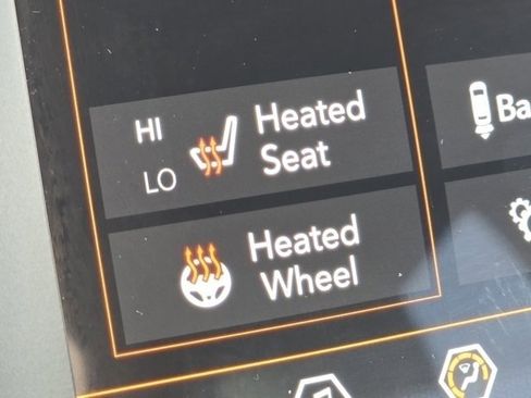 Used 2020 Jeep Cherokee Altitude image 11