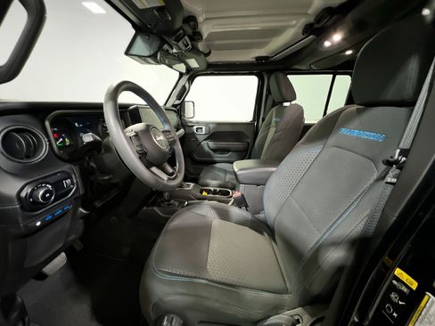 Used 2024 Jeep Wrangler Unlimited Rubicon 4xe w/ Safety Group AWD/4WD image 14