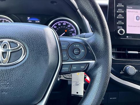 Used 2021 Toyota Camry LE image 22