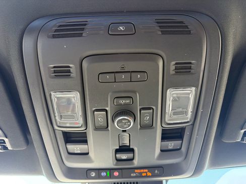 Used 2024 GMC Yukon XL Denali w/ Denali Reserve Package AWD/4WD image 33
