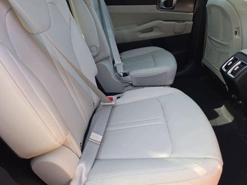 Certified 2022 Kia Sorento EX w/ Panoramic Sunroof Package image 20