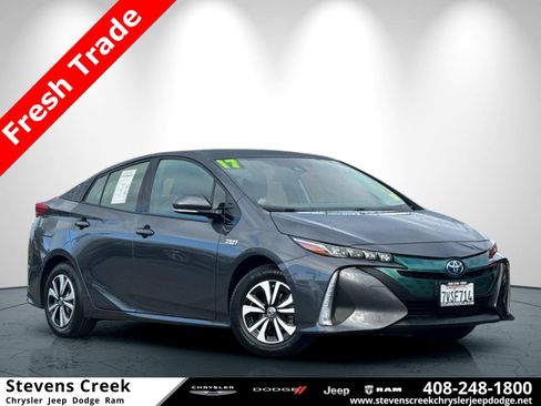 Used 2017 Toyota Prius Prime Premium image 1