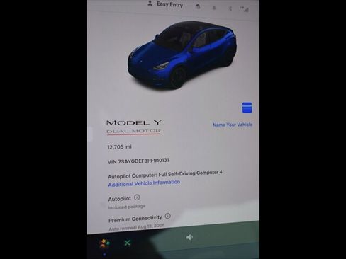 Used 2023 Tesla Model Y Performance image 13