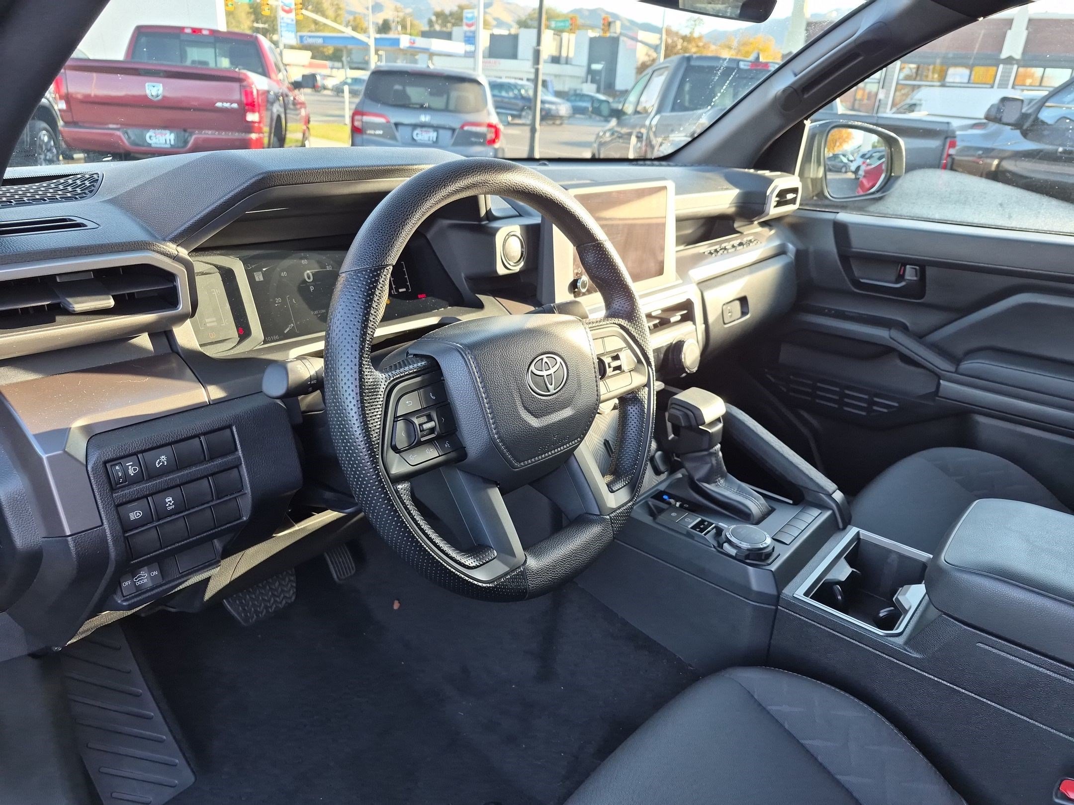 Used 2025 Toyota Tacoma SR5 AWD/4WD image 16