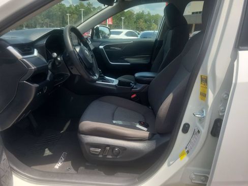 Certified 2022 Toyota RAV4 XLE FWD image 14