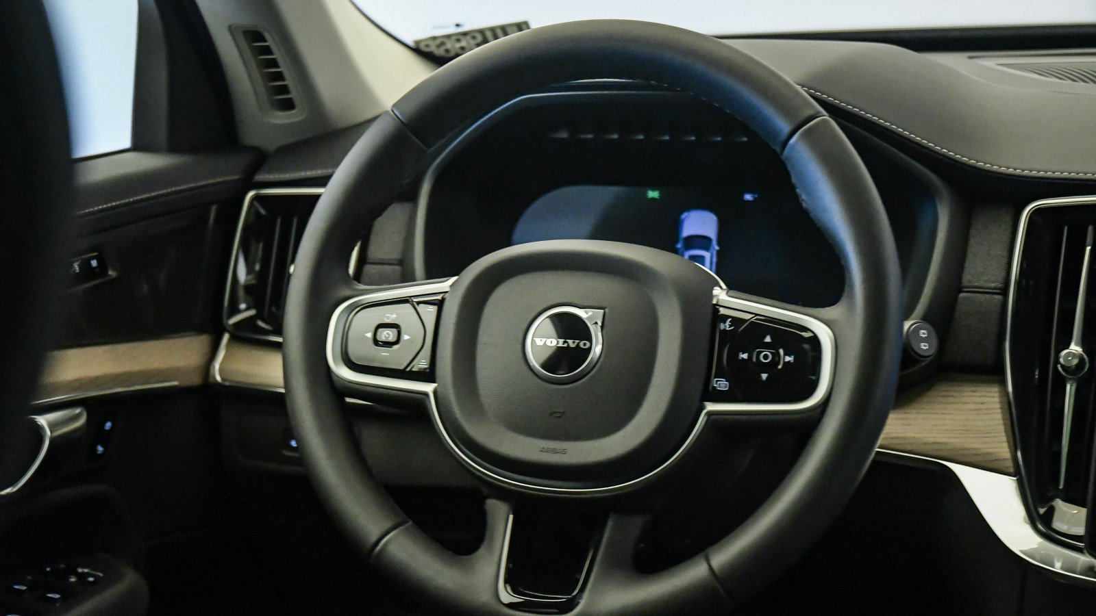 Certified 2026 Volvo XC90 B6 Plus AWD/4WD image 13