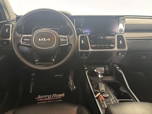 Used 2022 Kia Sorento S image 23