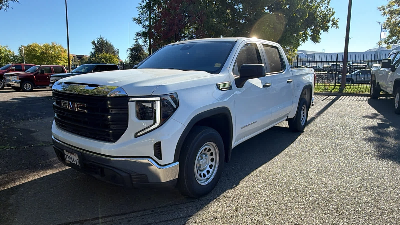 Used 2023 GMC Sierra 1500 Pro AWD/4WD image 1