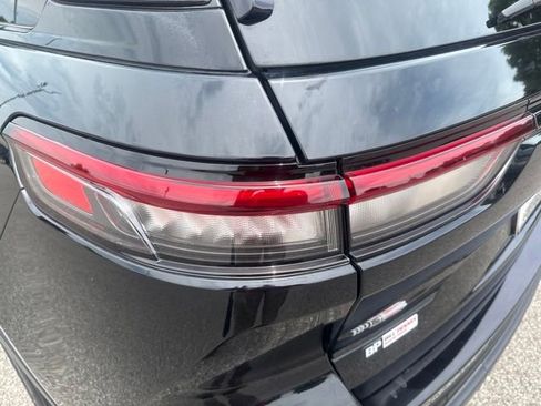 Used 2023 Jeep Grand Cherokee Altitude RWD image 10