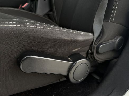 Used 2015 Jeep Wrangler Unlimited Sahara w/ Connectivity Group image 24