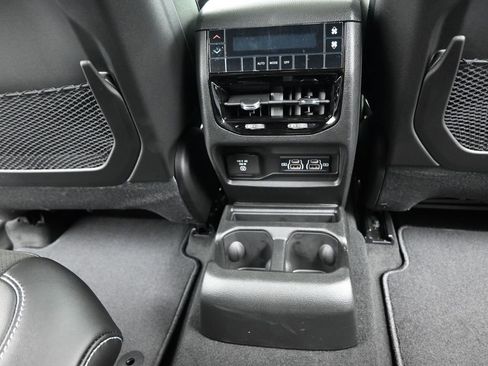 New 2025 Jeep Grand Cherokee L Altitude image 24