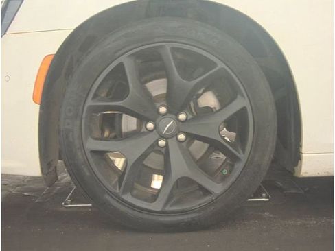 Used 2022 Chrysler 300 Touring L image 15