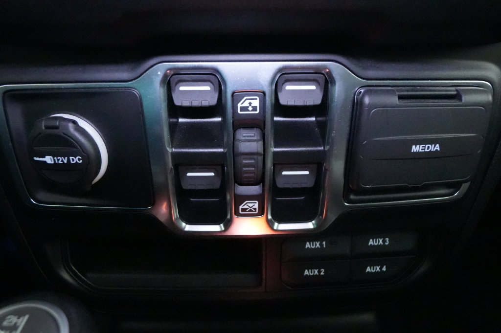 Used 2024 Jeep Wrangler Unlimited Sport AWD/4WD image 33
