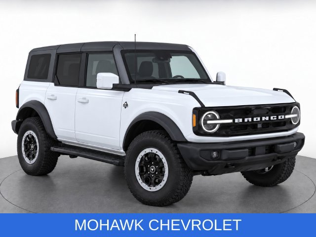Used 2024 Ford Bronco Outer Banks w/ Sasquatch Package AWD/4WD image 2