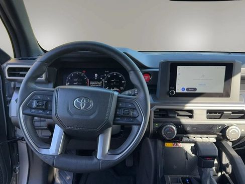 Used 2025 Toyota 4Runner TRD Off-Road AWD/4WD image 9
