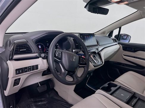 Used 2025 Honda Odyssey Touring image 9