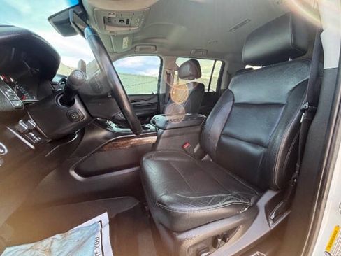 Used 2018 Chevrolet Suburban LT w/ Luxury Package RWD image 16