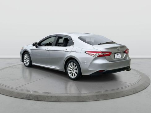 Used 2018 Toyota Camry LE FWD image 6