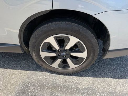 Used 2017 Subaru Forester 2.5i Limited image 5