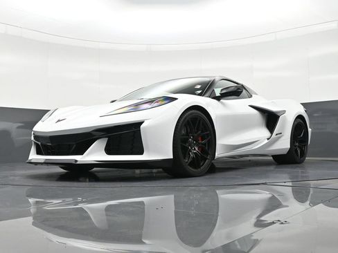 Used 2026 Chevrolet Corvette Z06 w/ Stealth Interior Trim Package image 23