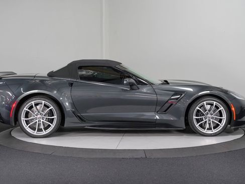 Used 2019 Chevrolet Corvette Grand Sport RWD image 12