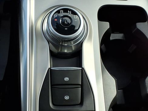 Used 2023 Ford Explorer XLT w/ Equipment Group 202A image 18