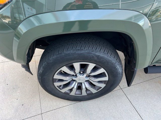 Used 2021 Toyota Tacoma Limited AWD/4WD image 10