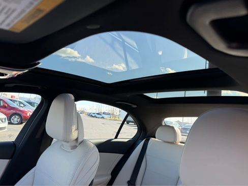 Used 2025 Mercedes-Benz C 300 4MATIC Sedan image 15