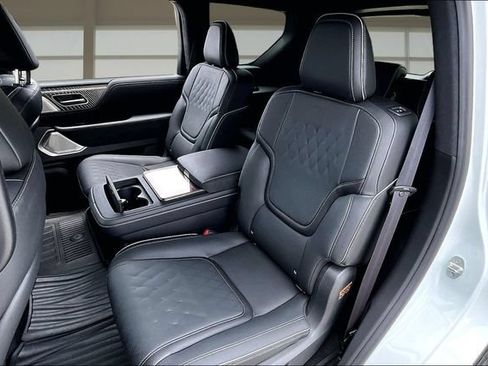 Used 2026 INFINITI QX80 Autograph w/ Premium Cargo Package AWD/4WD image 26