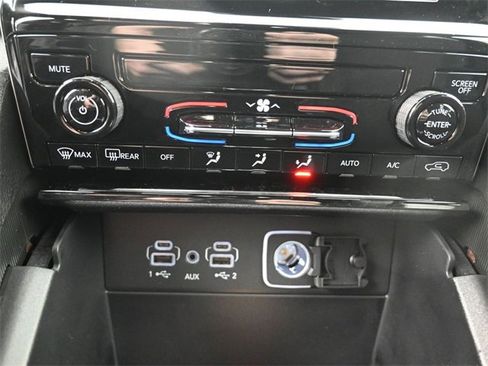 New 2025 Jeep Grand Cherokee Laredo image 17