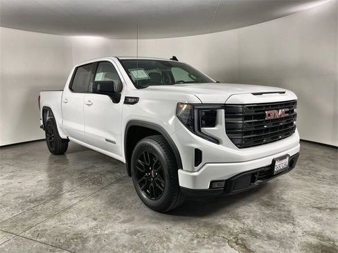 Used 2026 GMC Sierra 1500 Elevation image 2