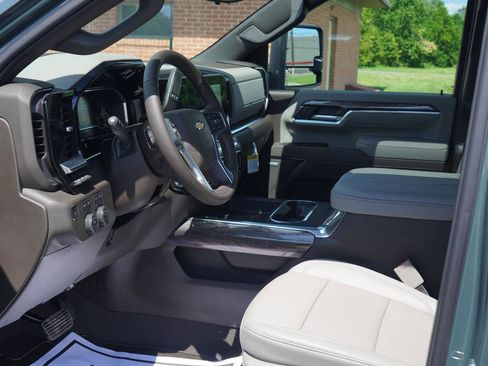 New 2025 Chevrolet Silverado 2500 LTZ w/ LTZ Premium Package image 24