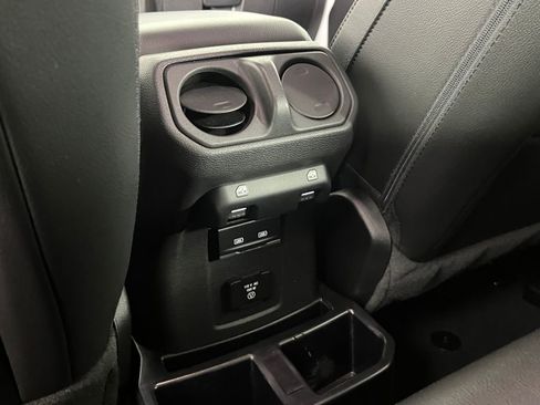 Used 2022 Jeep Wrangler Unlimited Sahara AWD/4WD image 27