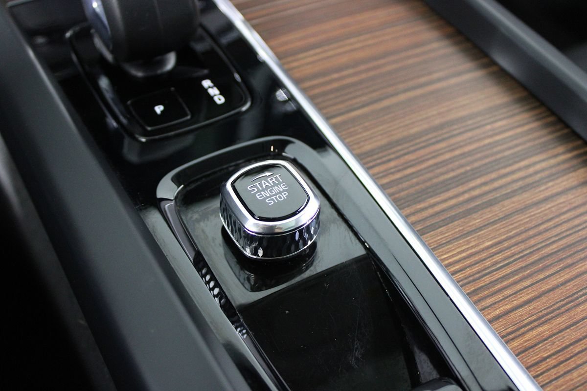 Used 2023 Volvo XC60 B5 Plus w/ Climate Package FWD image 20