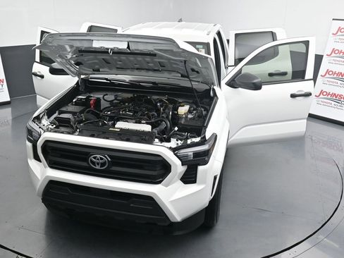 Used 2024 Toyota Tacoma SR image 40