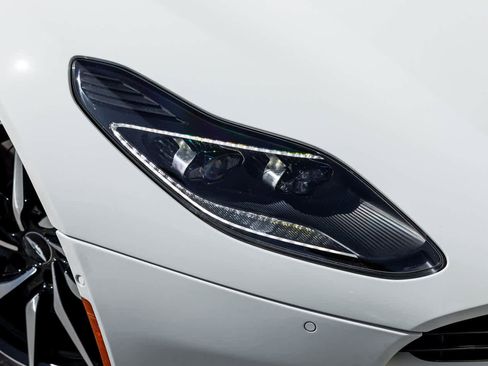 Used 2019 Aston Martin DB11 Volante image 16