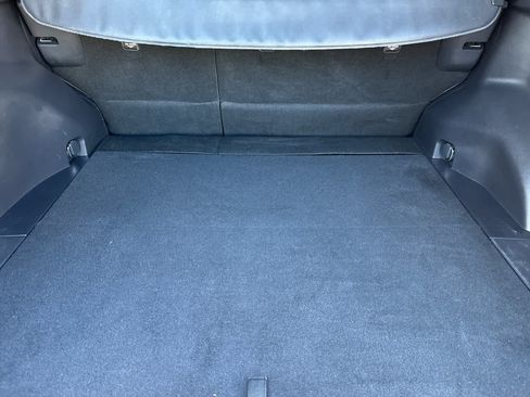 Used 2019 Toyota RAV4 LE AWD/4WD image 16