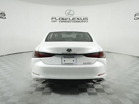 New 2025 Lexus ES 350 w/ Premium Package image 5