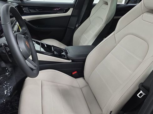 New 2026 Porsche Panamera image 5