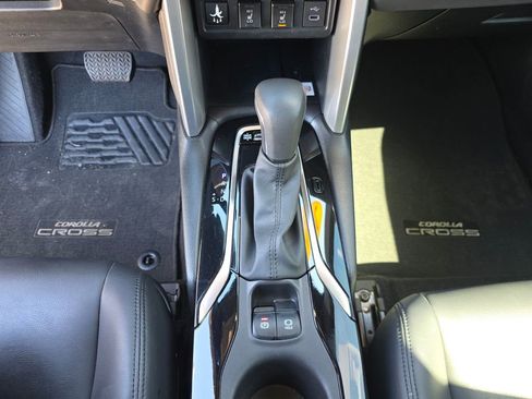 Used 2023 Toyota Corolla Cross SE w/ Convenience Package image 27